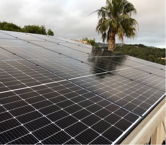 15X 370 wp Paneles Solares, Benisa, Alicante (Sistema híbrido)