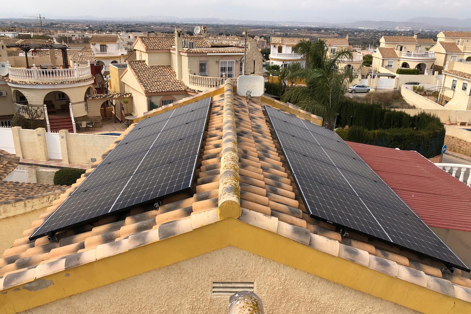 10X 370 wp zonnepanelen, Santa Pola, Alicante (Gridsysteem)