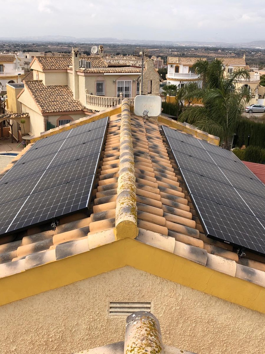 10X 370 wp Paneles Solares, Santa Pola, Alicante (Sistema de red)