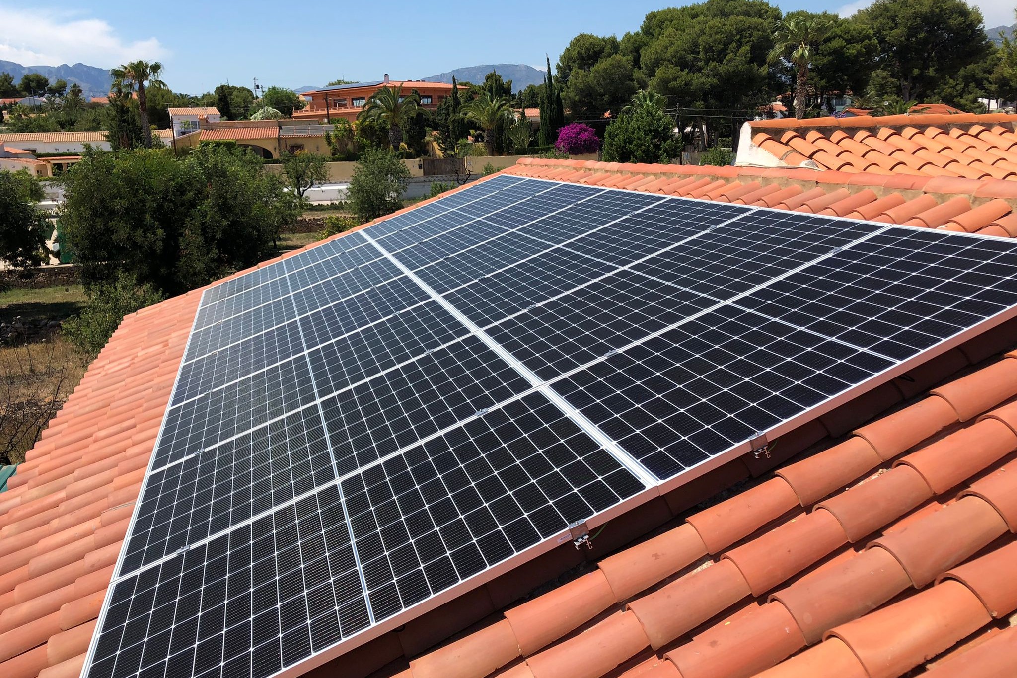 14X 380 wp Solar Panels, Alfas Del Pi, Alicante (Hybrid system)