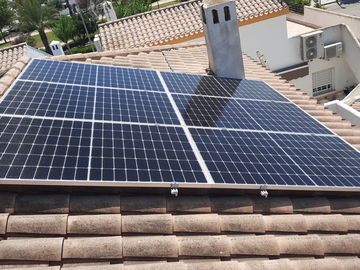 6X 380 wp Paneles Solares, Pilar de la Horadada, Alicante (Sistema de red)