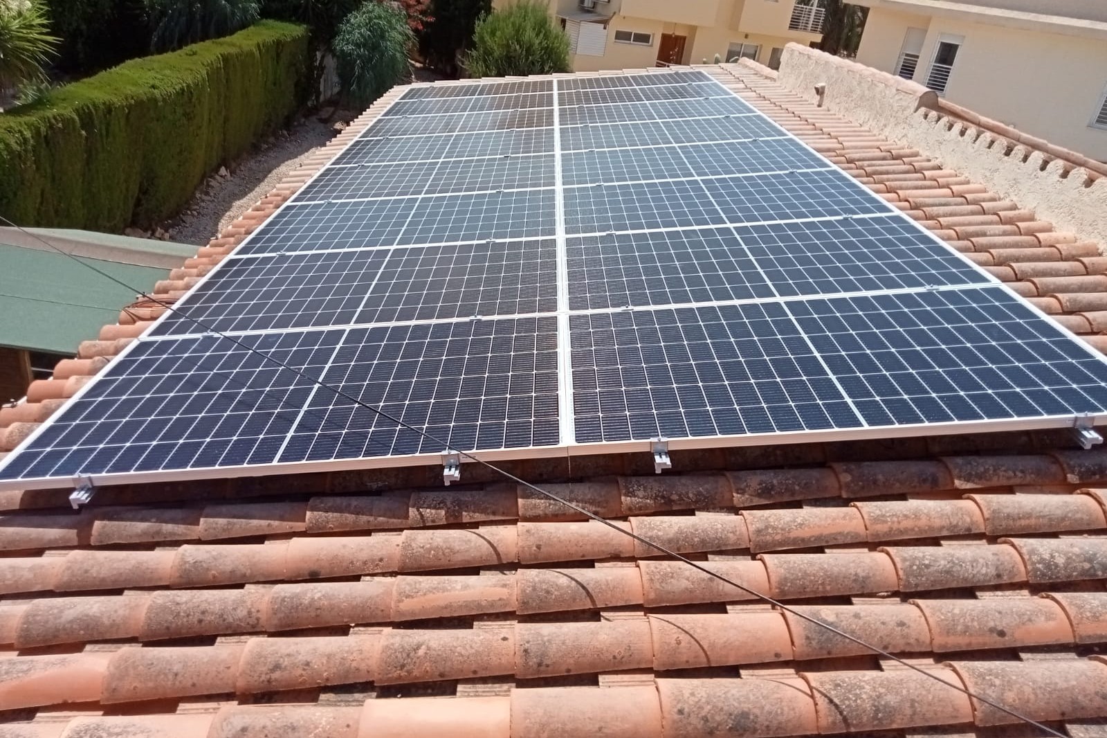 16X 380 wp Paneles Solares, Albir, Alicante (Sistema híbrido)