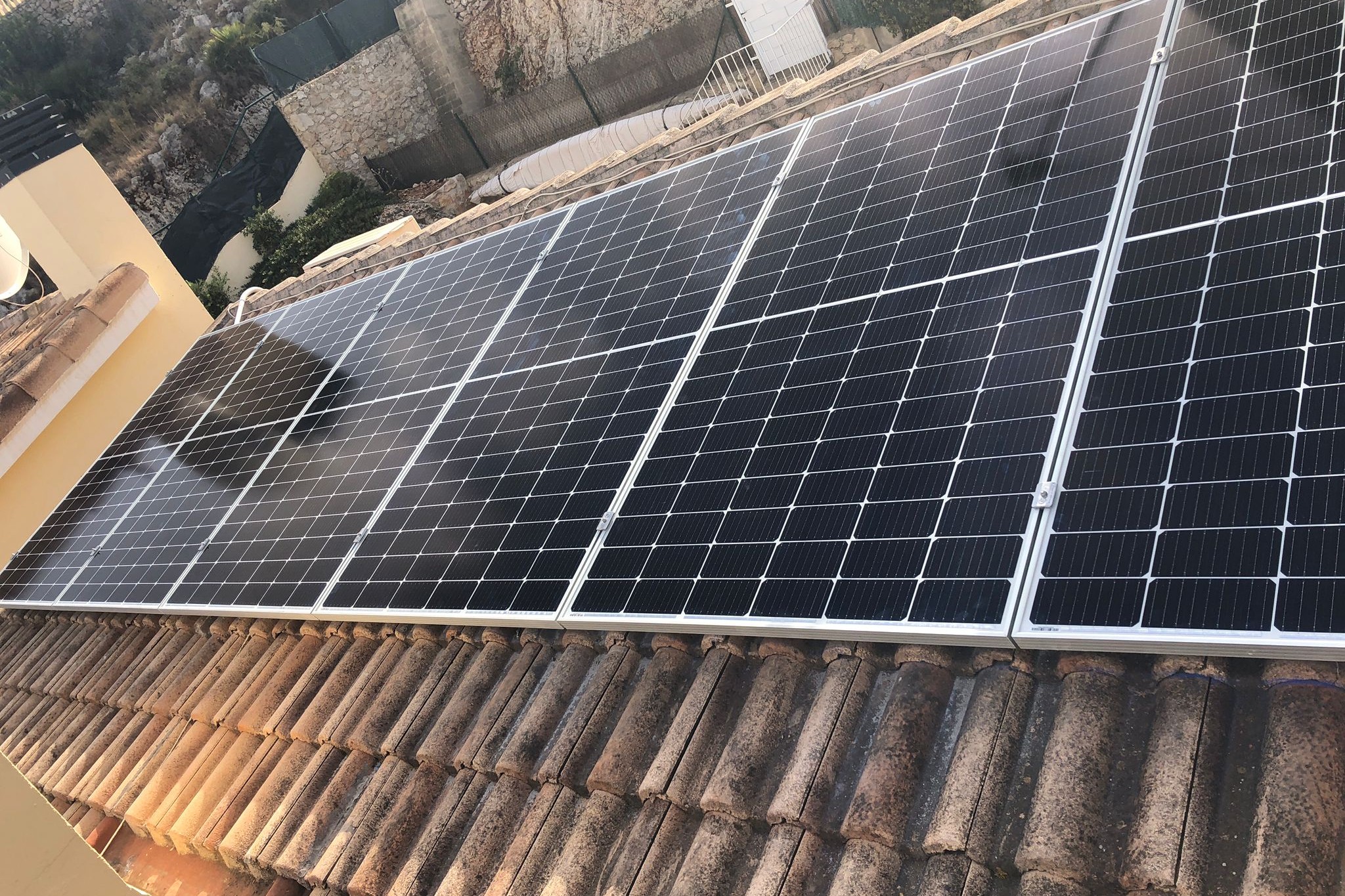 6X 380 wp Zonnepanelen, Bolerias, Alicante (Hybride systeem)