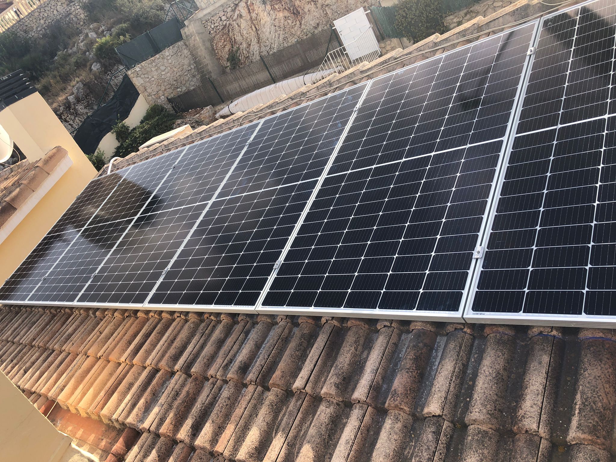 6X 380 wp Solar Panels, Bolerias, Alicante (Hybrid system)