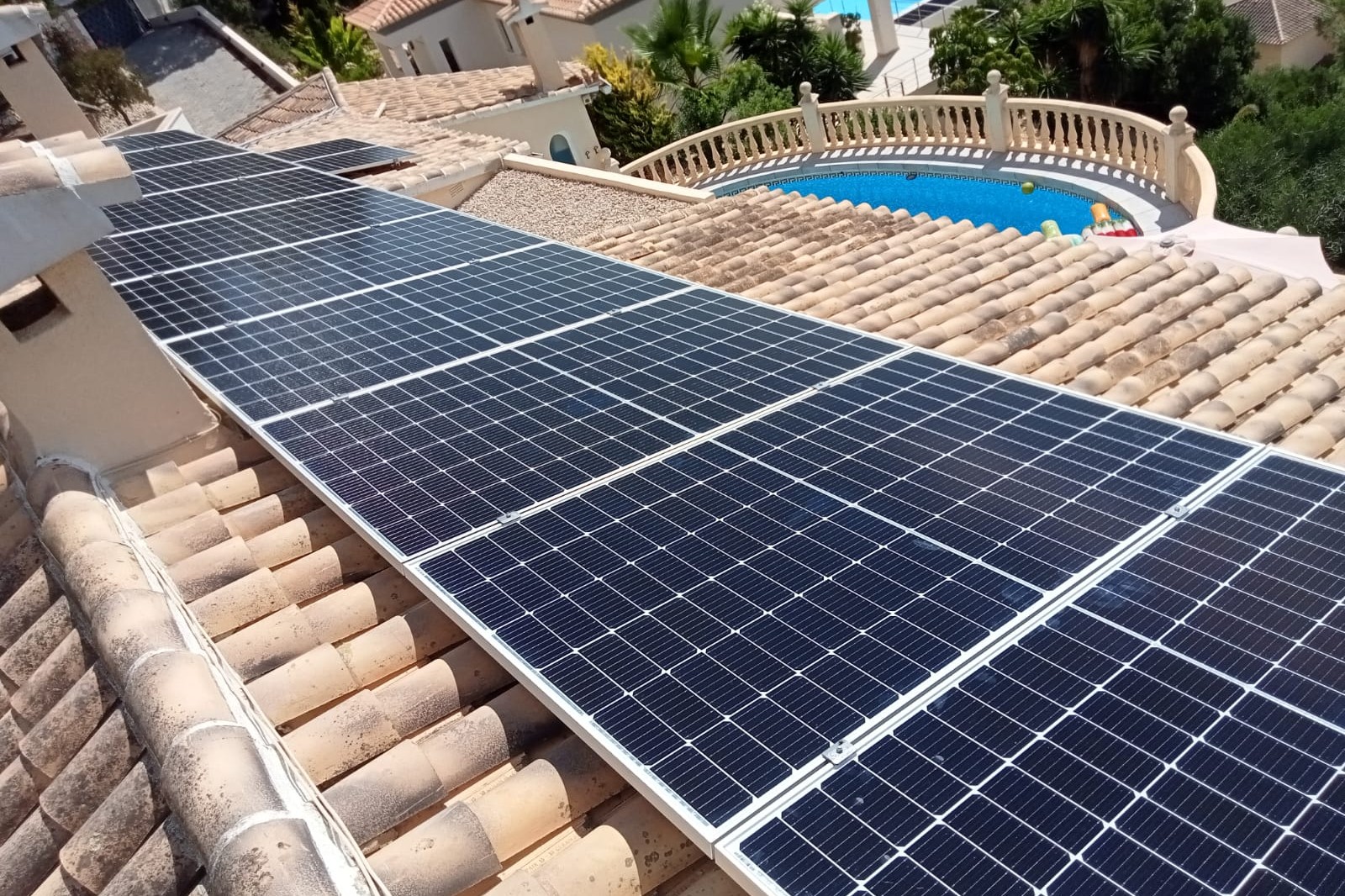12X 380 wp Zonnepanelen, Teulada, Alicante (Hybride systeem)