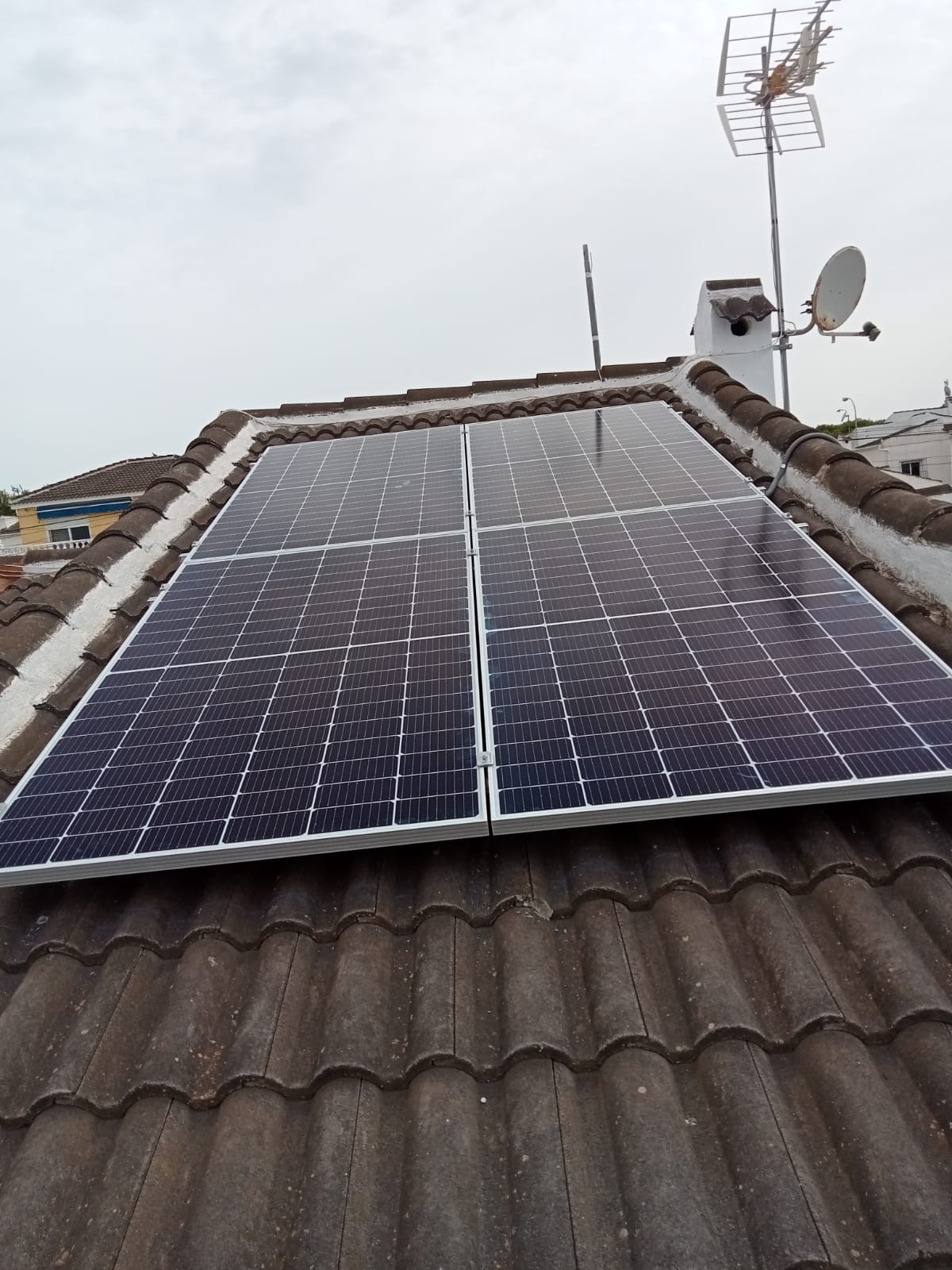 8X 380 wp Paneles Solares, El Chaparral, Alicante (Sistema de red)