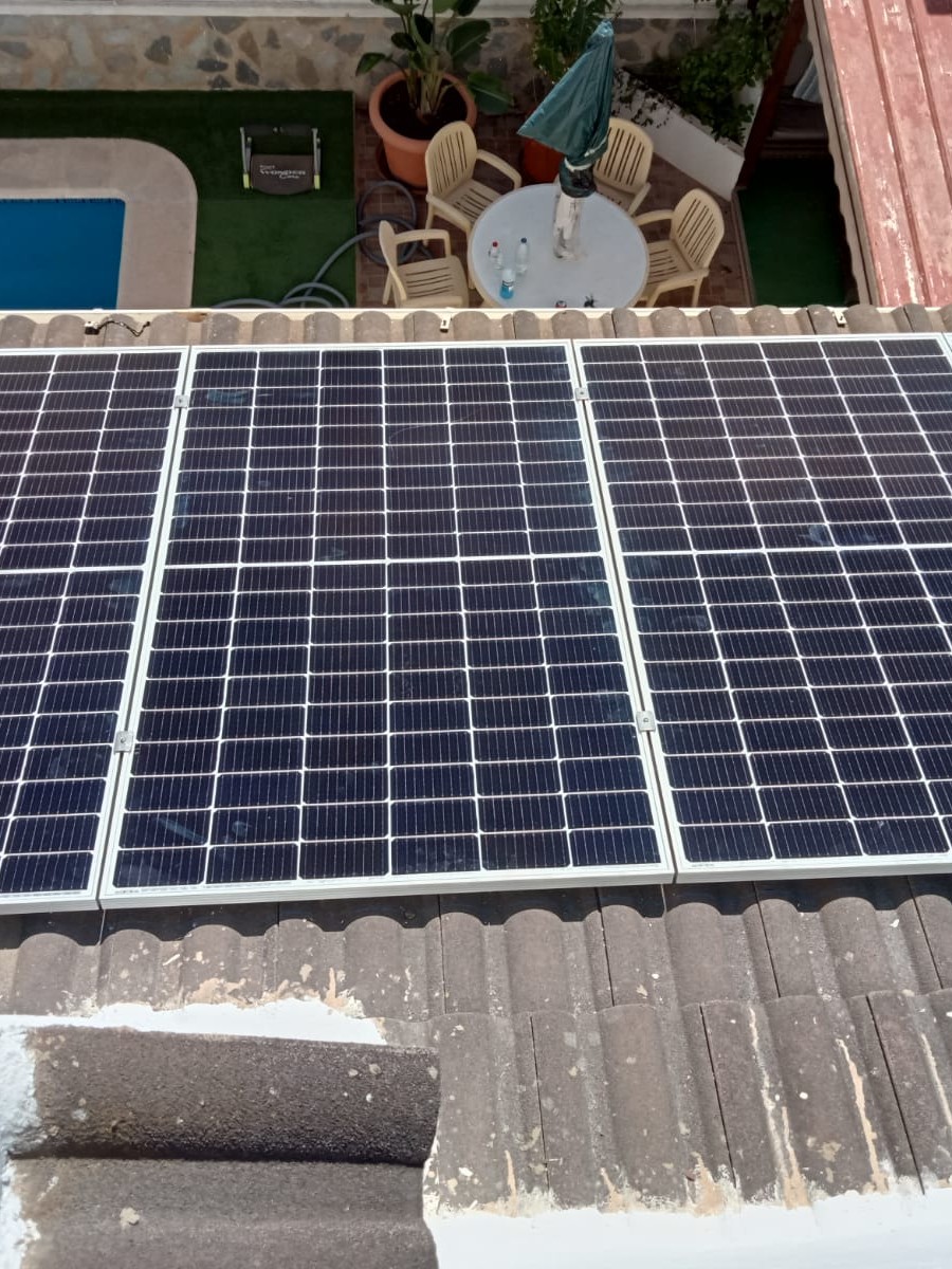8X 380 wp Paneles Solares, El Chaparral, Alicante (Sistema de red)