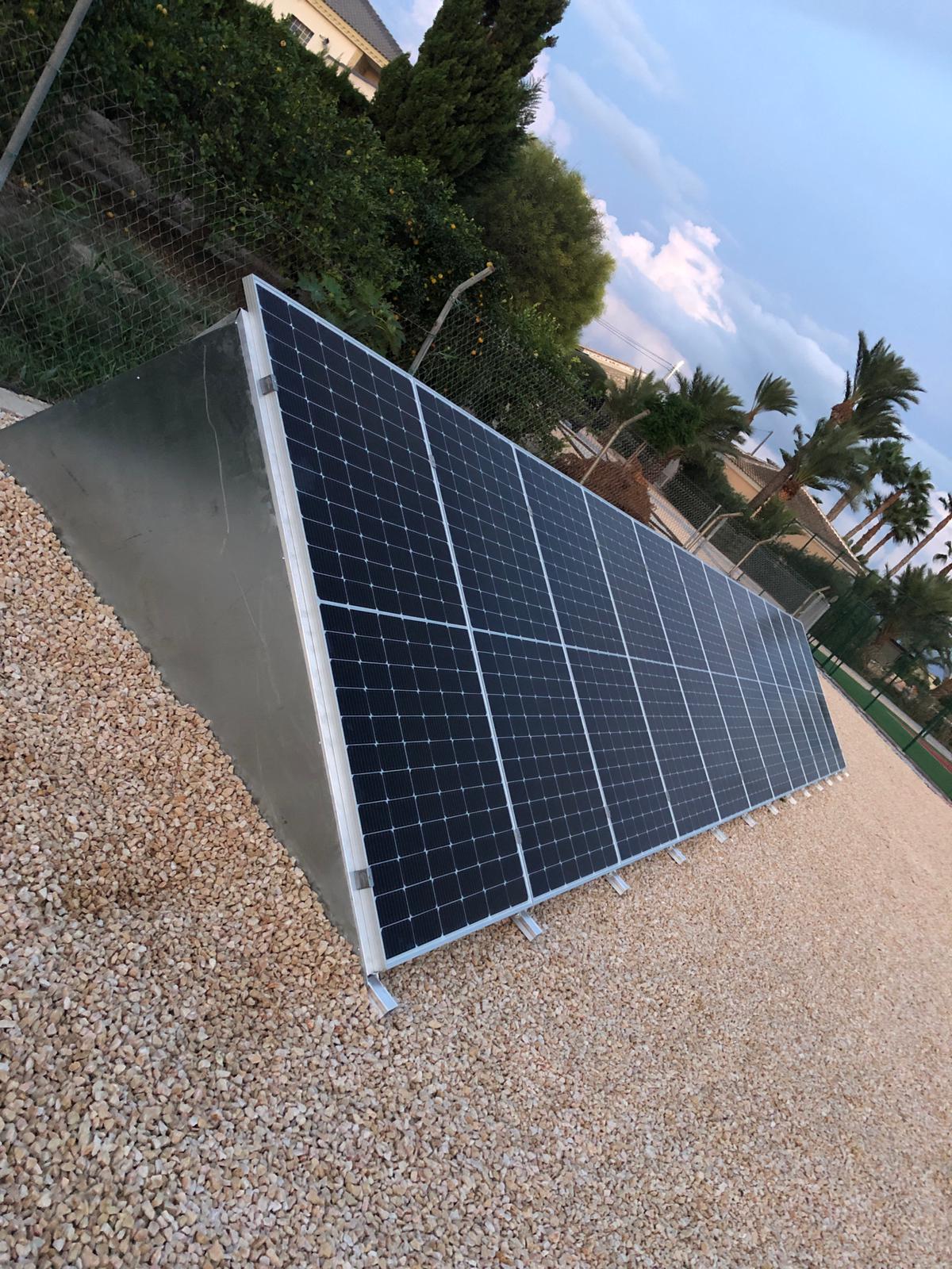 12X 455 wp Paneles Solares, Daya Vieja, Alicante (Sistema híbrido)
