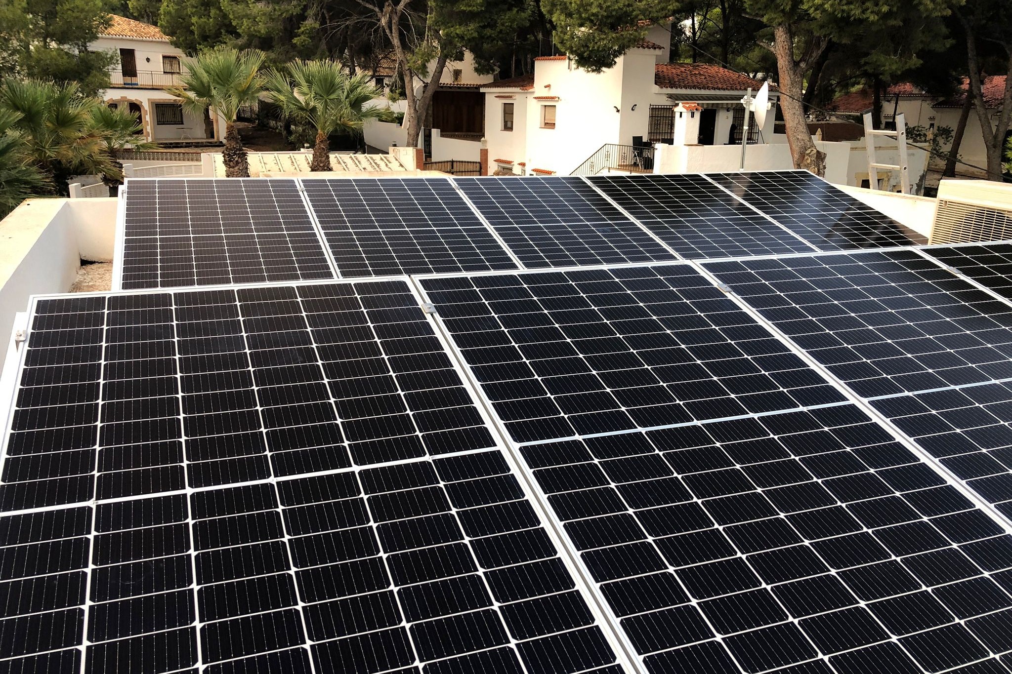 10X 380 wp Paneles Solares, Teulada, Alicante (Sistema híbrido)
