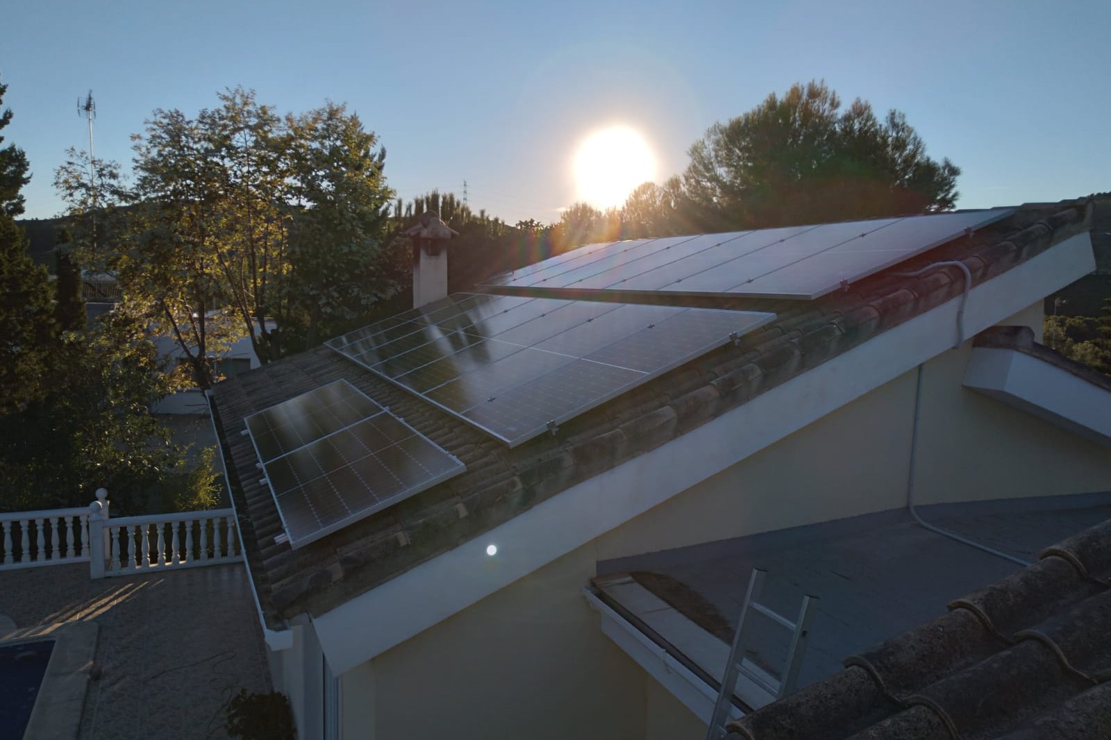 16X 455 wp Paneles Solares, Alberic, Alicante (Sistema híbrido)
