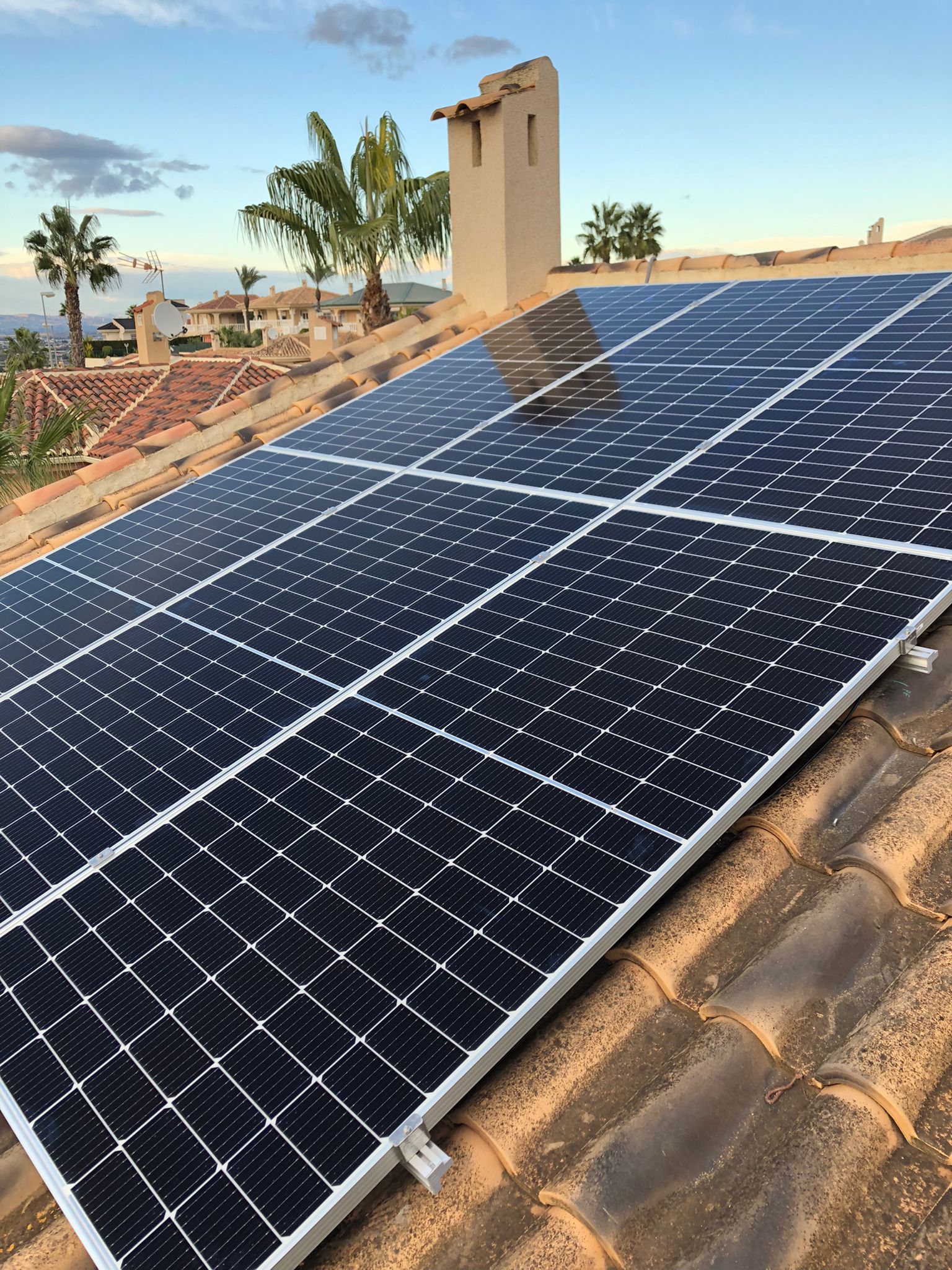 Paneles Solares 11X 455 wp, Rojales, Alicante (Sistema híbrido)
