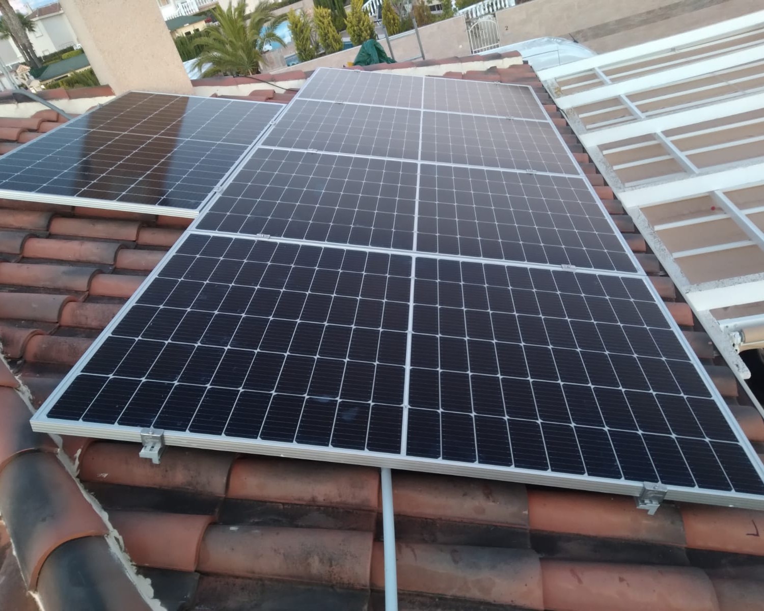 Paneles Solares 15X 380 wp, Rojales, Alicante (Sistema híbrido)