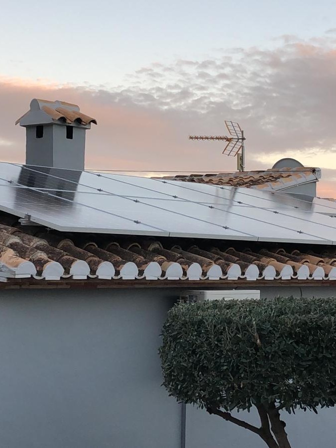 12X 380 wp Paneles solares, Tormos, Alicante (Sistema híbrido)