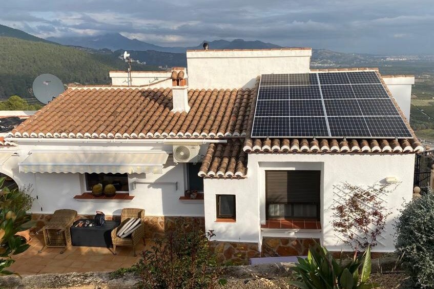 8X 380 wp Paneles Solares, Ador, Alicante (Sistema híbrido)