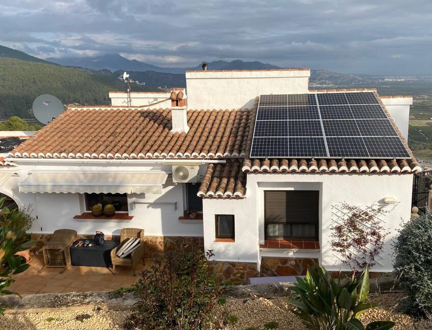 8X 380 wp Solar Panels, Ador, Alicante (Hybrid system)