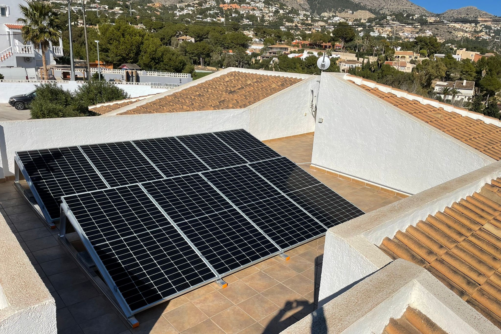 9X 455 wp Solar Panels, Altea, Alicante (Hybrid system)