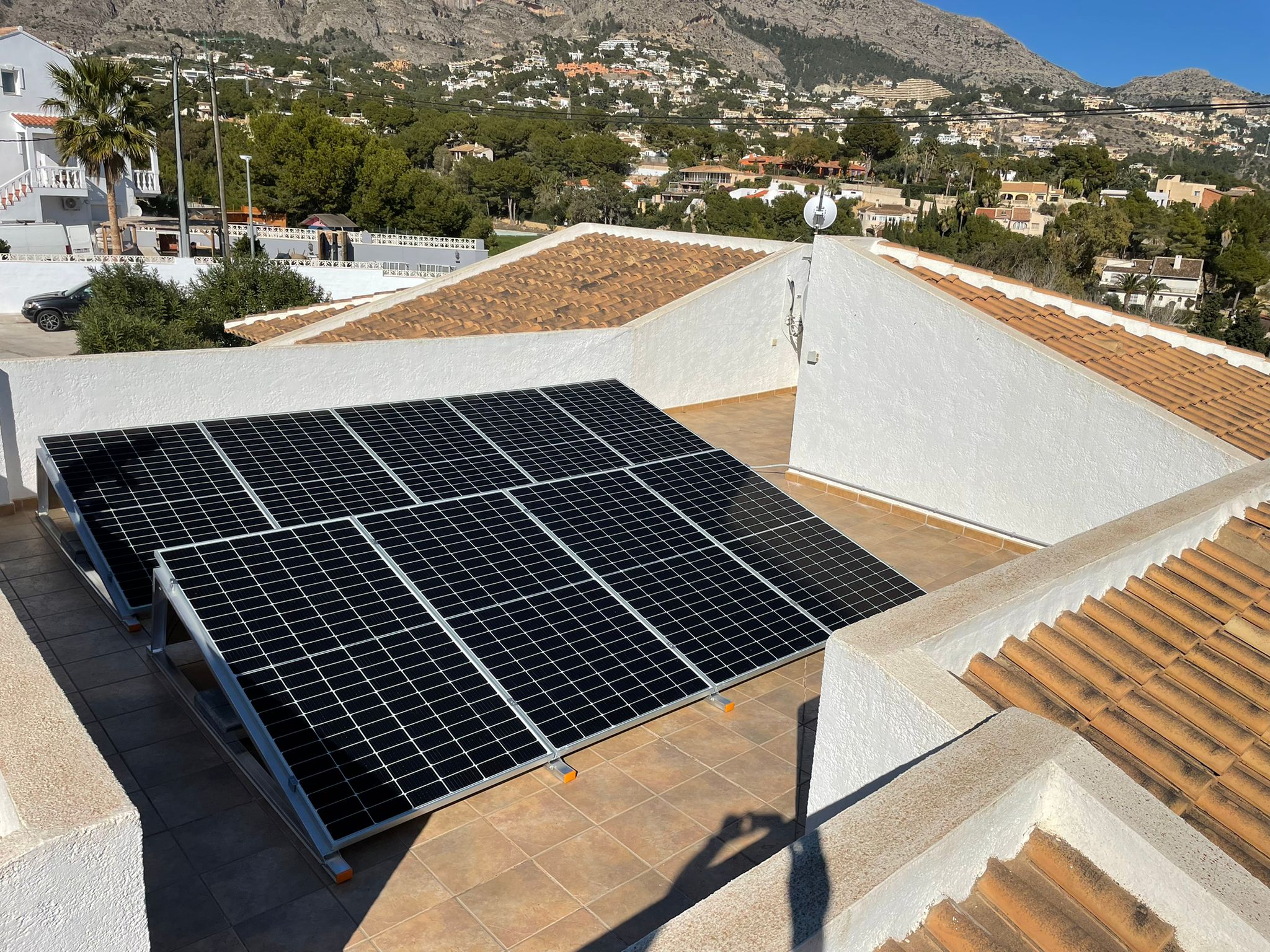 9X 455 wp Solar Panels, Altea, Alicante (Hybrid system)