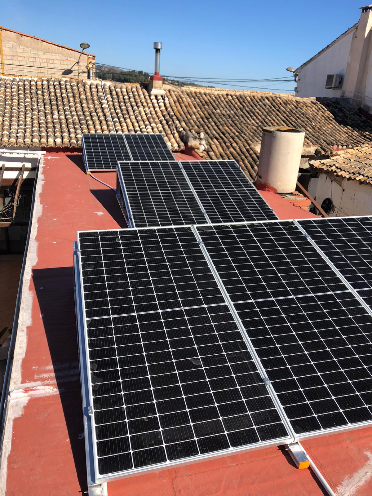 7X 455 wp Solar Panels, Palma de Gandia, Alicante (Hybrid system)