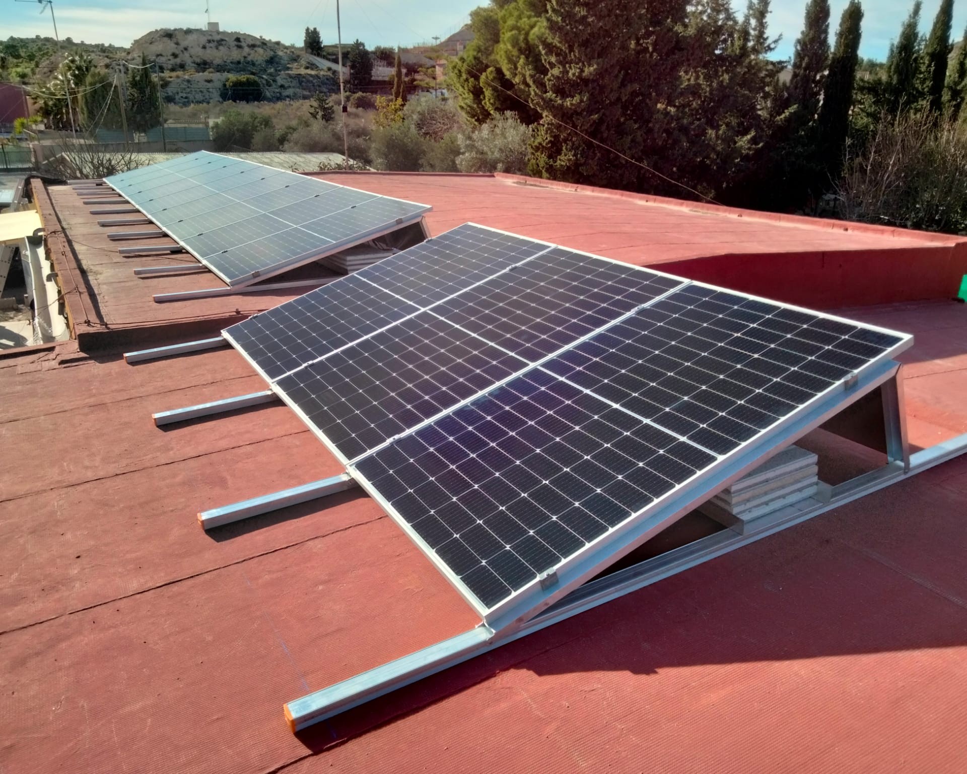 12X 385 wp Paneles Solares, Alicante (Sistema Híbrido)