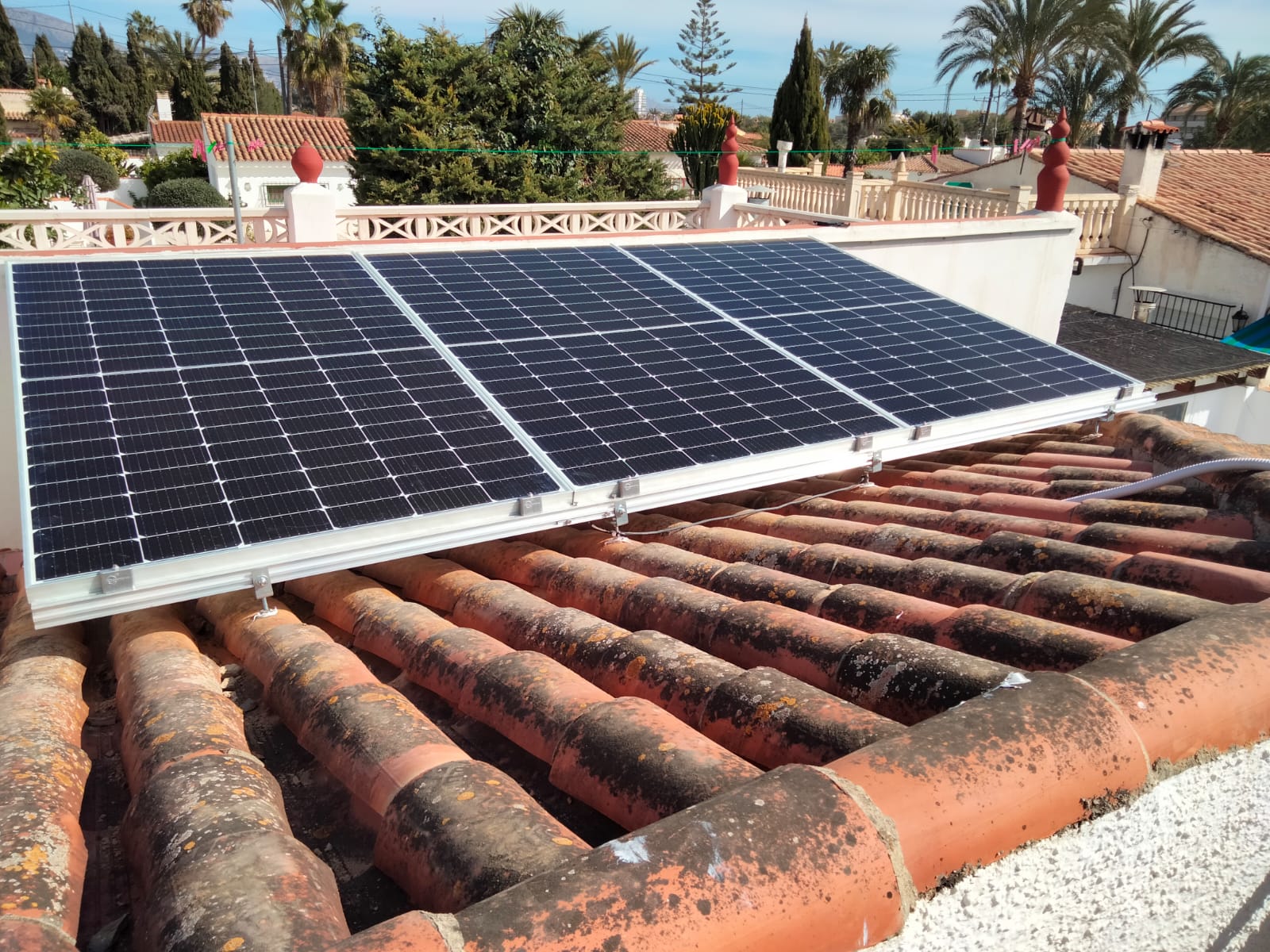 8X 385 wp Solar Panels, Alfas del Pi, Alicante (Hybrid system)