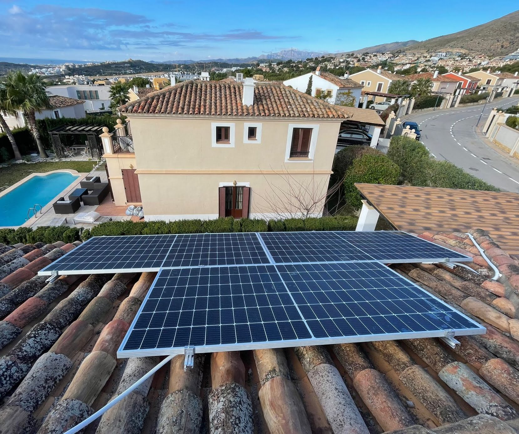 11X 455 wp Solar Panels, Finestrat, Alicante (Hybrid system)