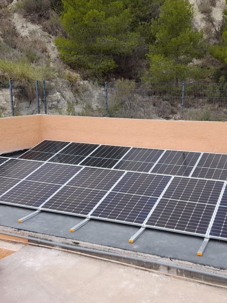14X 385 wp Solar Panels, Calpe, Alicante (Hybrid system)