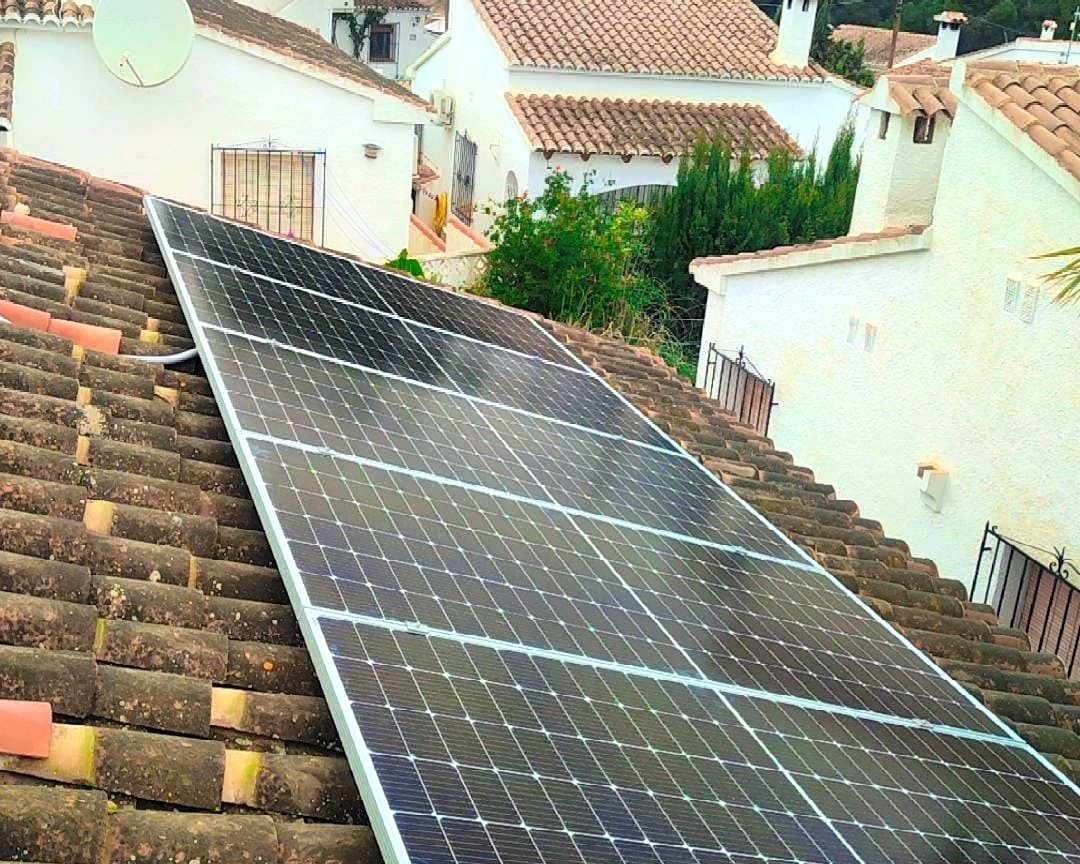 11X 455 wp Solar Panels, Teulada, Alicante (Hybrid system)