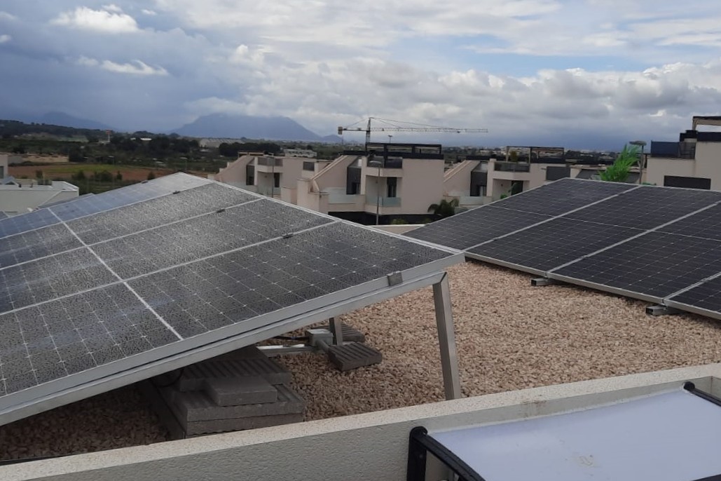 8X 455 wp Solar Panels, Benijofar, Alicante (Hybrid system)