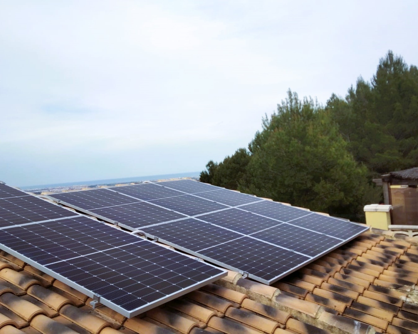 8X 385 wp Paneles Solares, Ador, Alicante (Sistema híbrido)