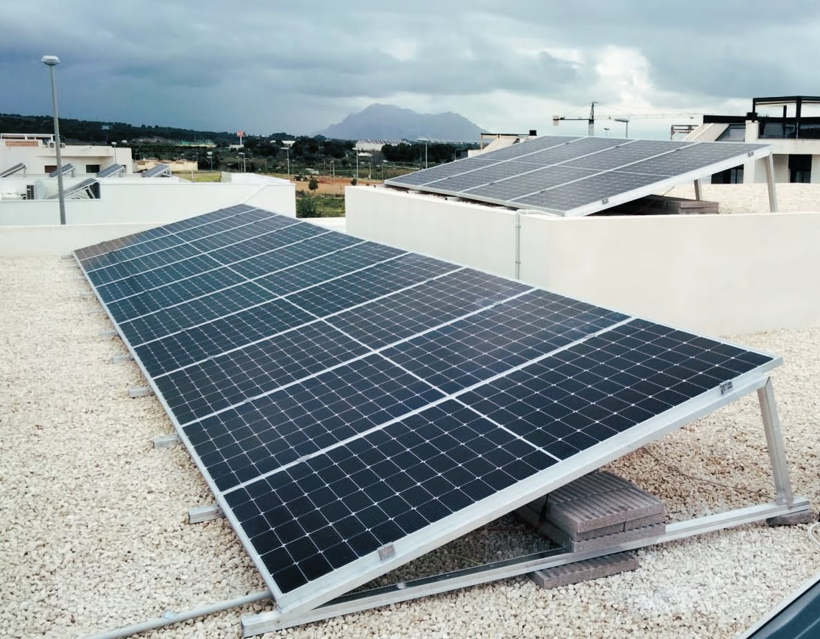 14X 460 wp Solar Panels, Benijofar, Alicante (Hybrid system)