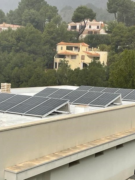 15X 455 wp Paneles Solares, Altea, Alicante (Sistema híbrido)