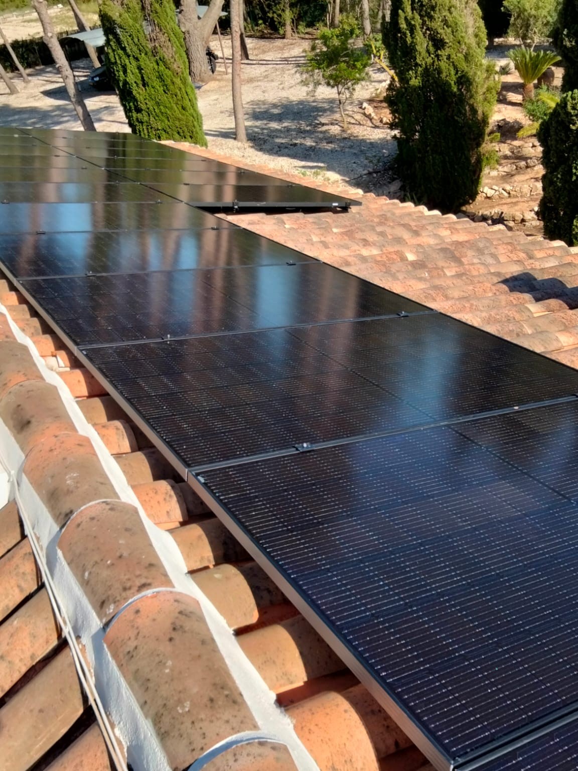 20X 370 wp Paneles Solares, Javea, Alicante (Sistema híbrido)
