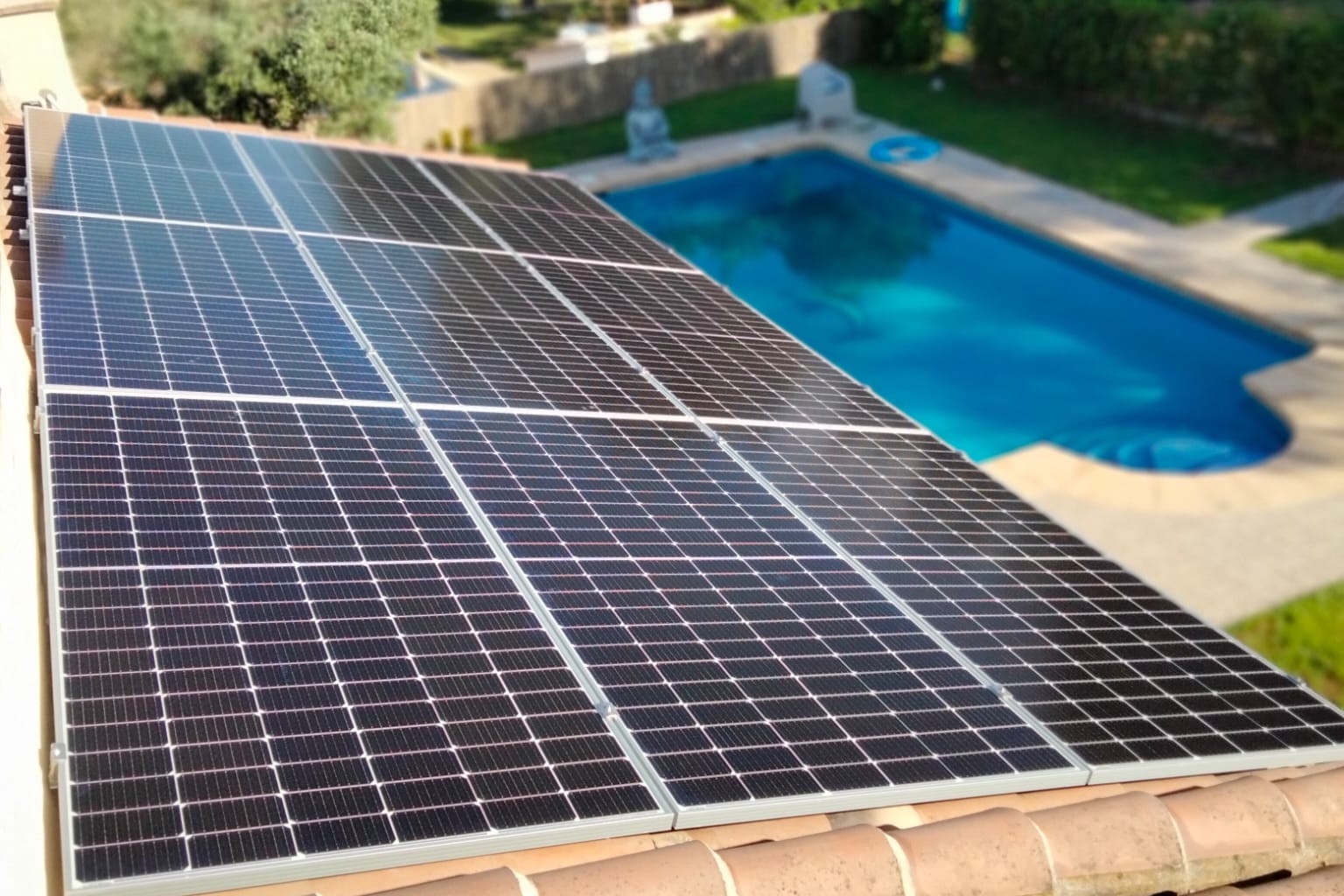 9X 460 wp Zonnepanelen, Ador, Alicante (Hybride systeem)