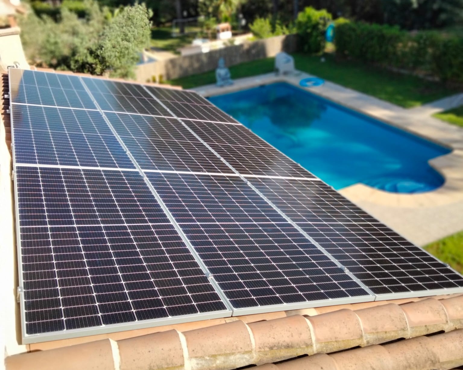 9X 460 wp Solar Panels, Ador, Alicante (Hybrid system)