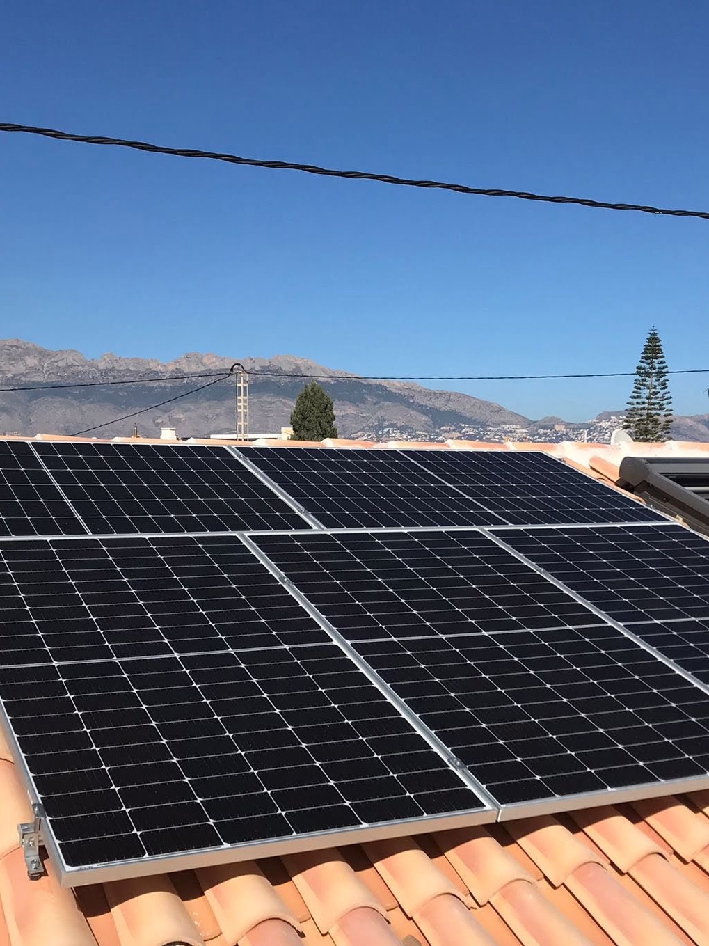 5X 380 wp Zonnepanelen, Alfas del Pi, Alicante (hybride systeem)