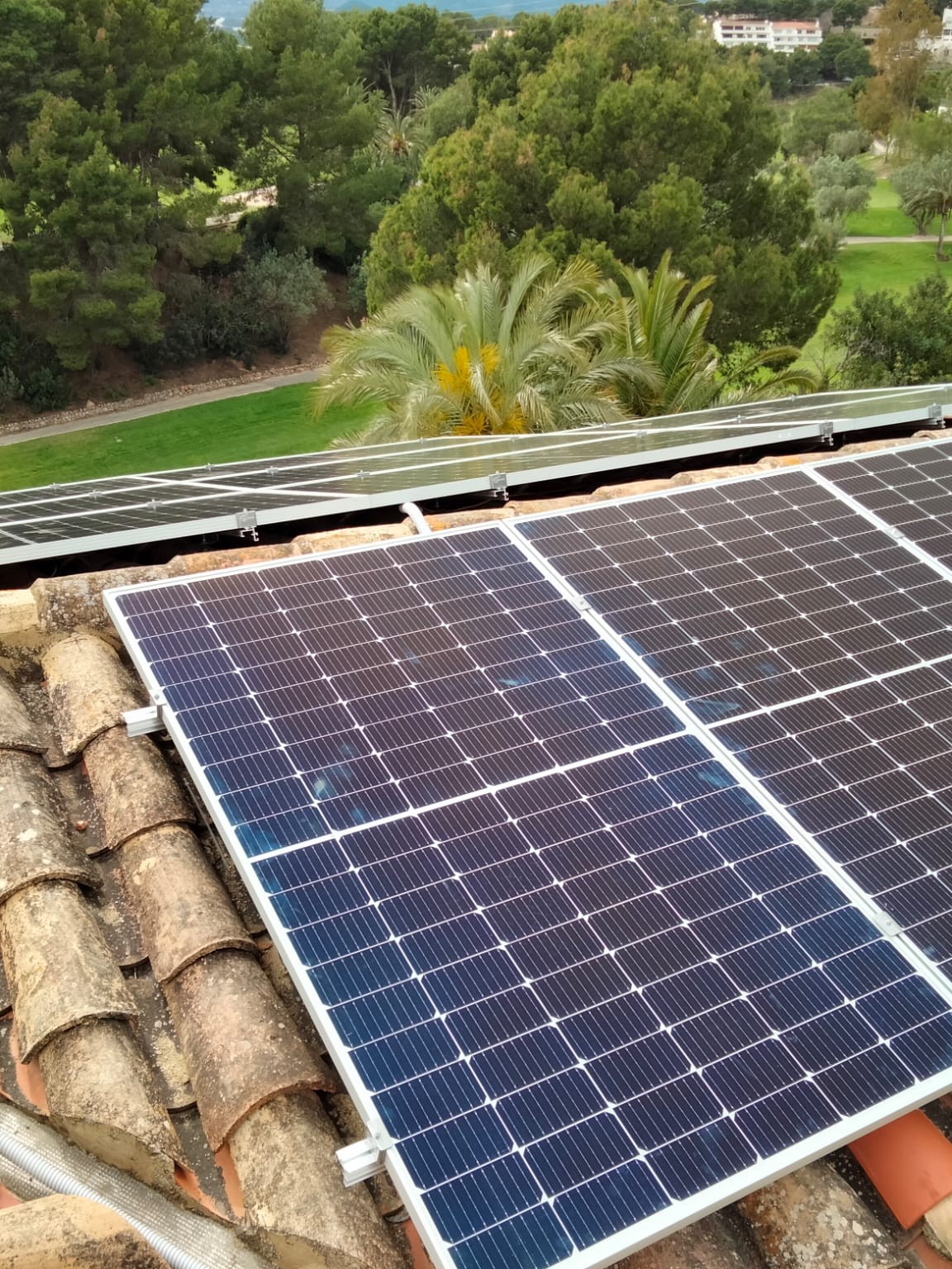12X 385 wp Zonnepanelen, Altea, Alicante (Hybride systeem)