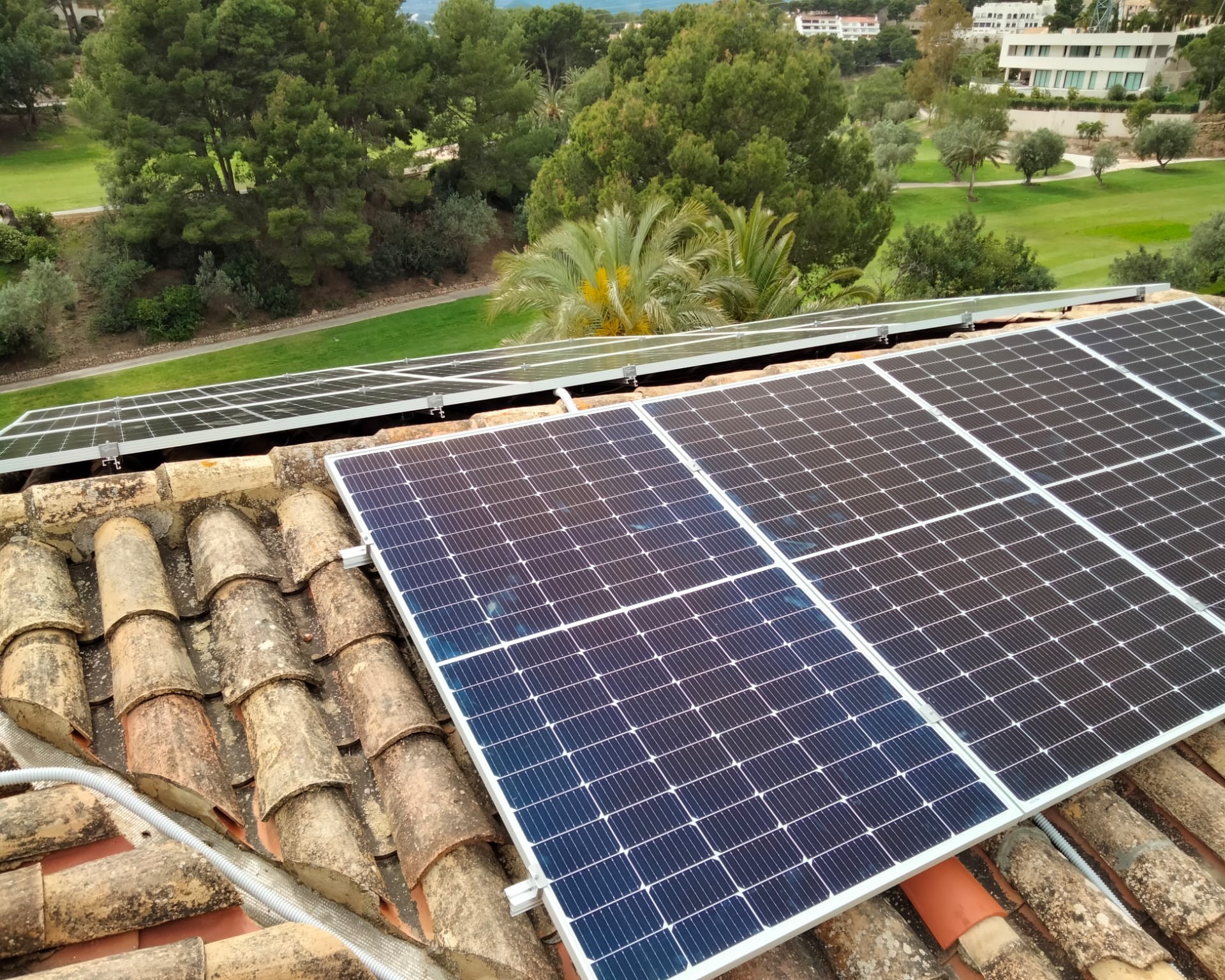 12X 385 wp Solar Panels, Altea, Alicante (Hybrid system)