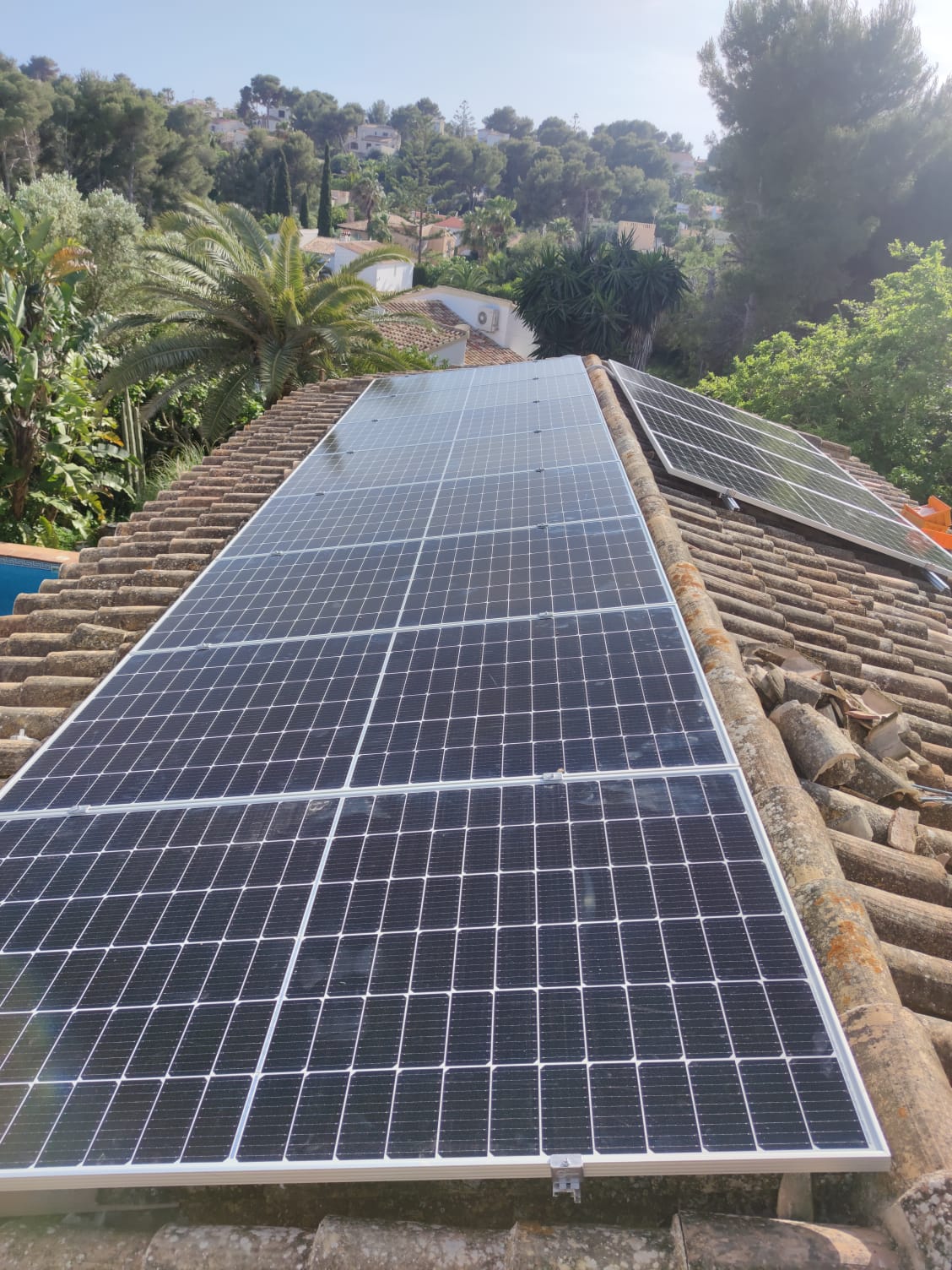 12X 460 wp Zonnepanelen, Javea, Alicante (Hybride systeem)