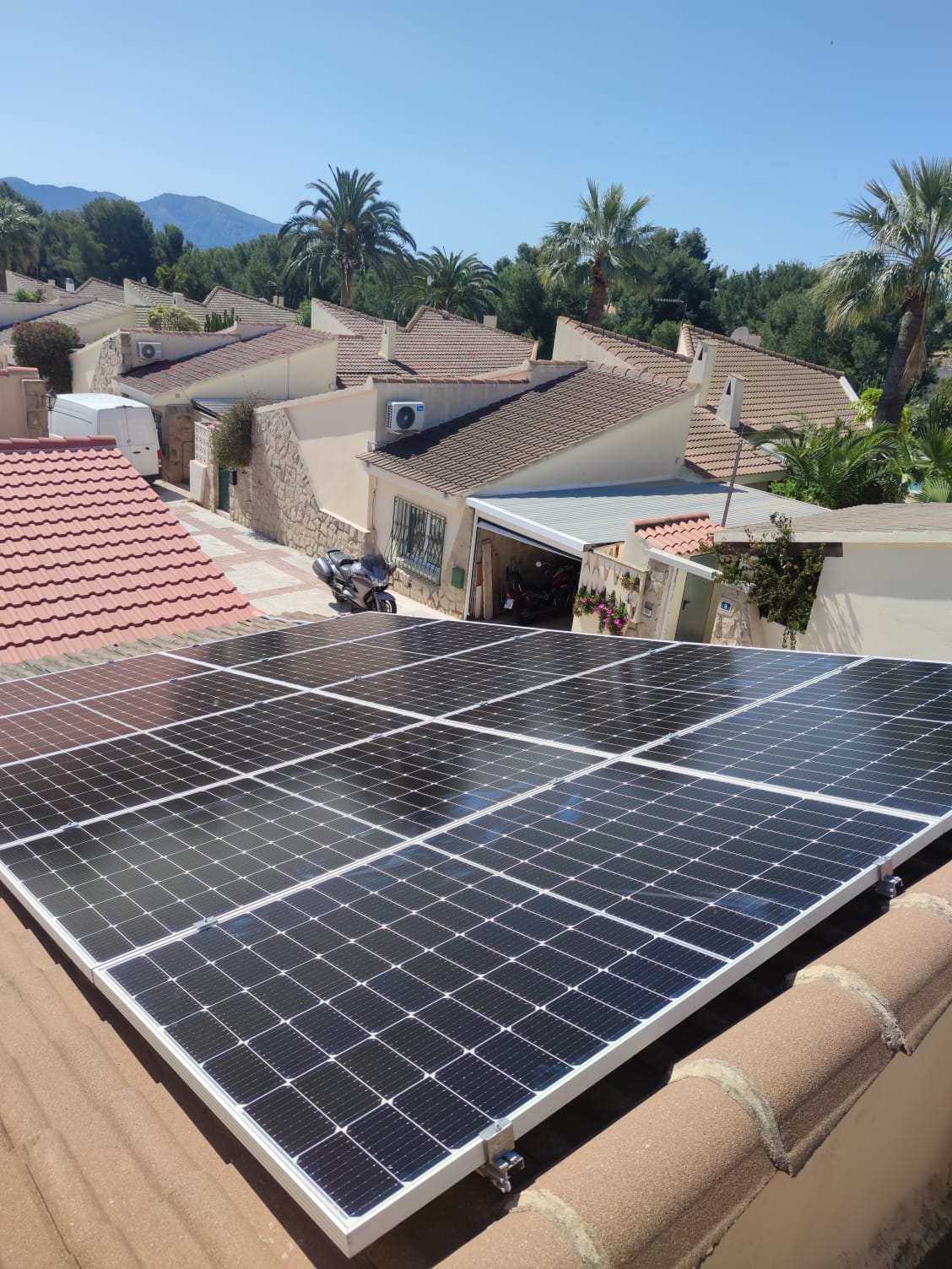 16X 385 wp Zonnepanelen, La Nucia, Alicante (hybride systeem)