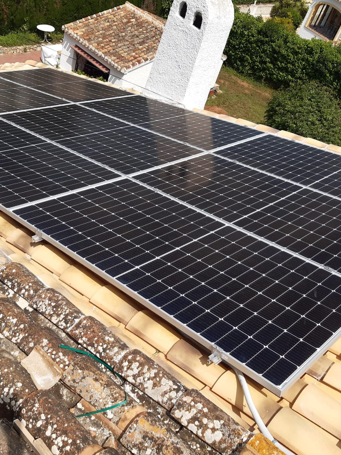 15X 455 wp Paneles Solares, Javea, Alicante (Sistema híbrido)