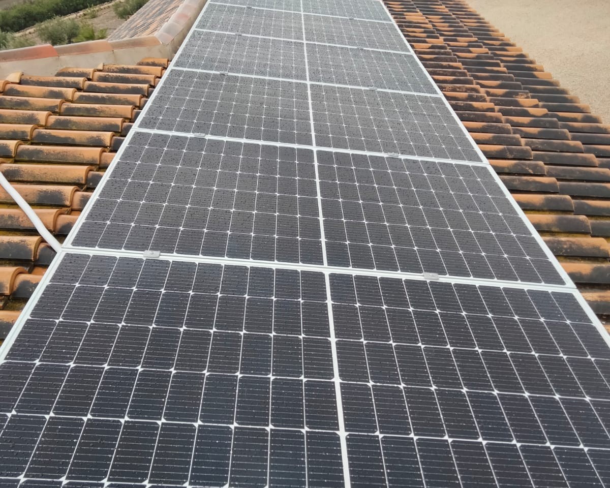 14X 385 wp Solar Panels, Albatera, Alicante (Hybrid system)
