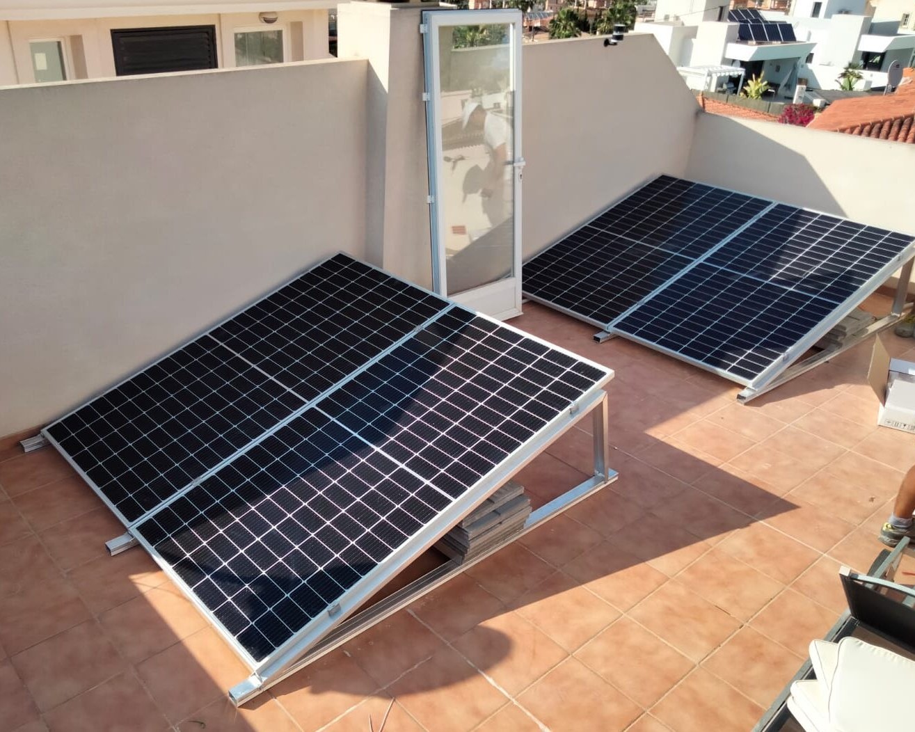 8X 460 wp Solar Panels, Alfaz del Pi, Alicante (Hybrid system)