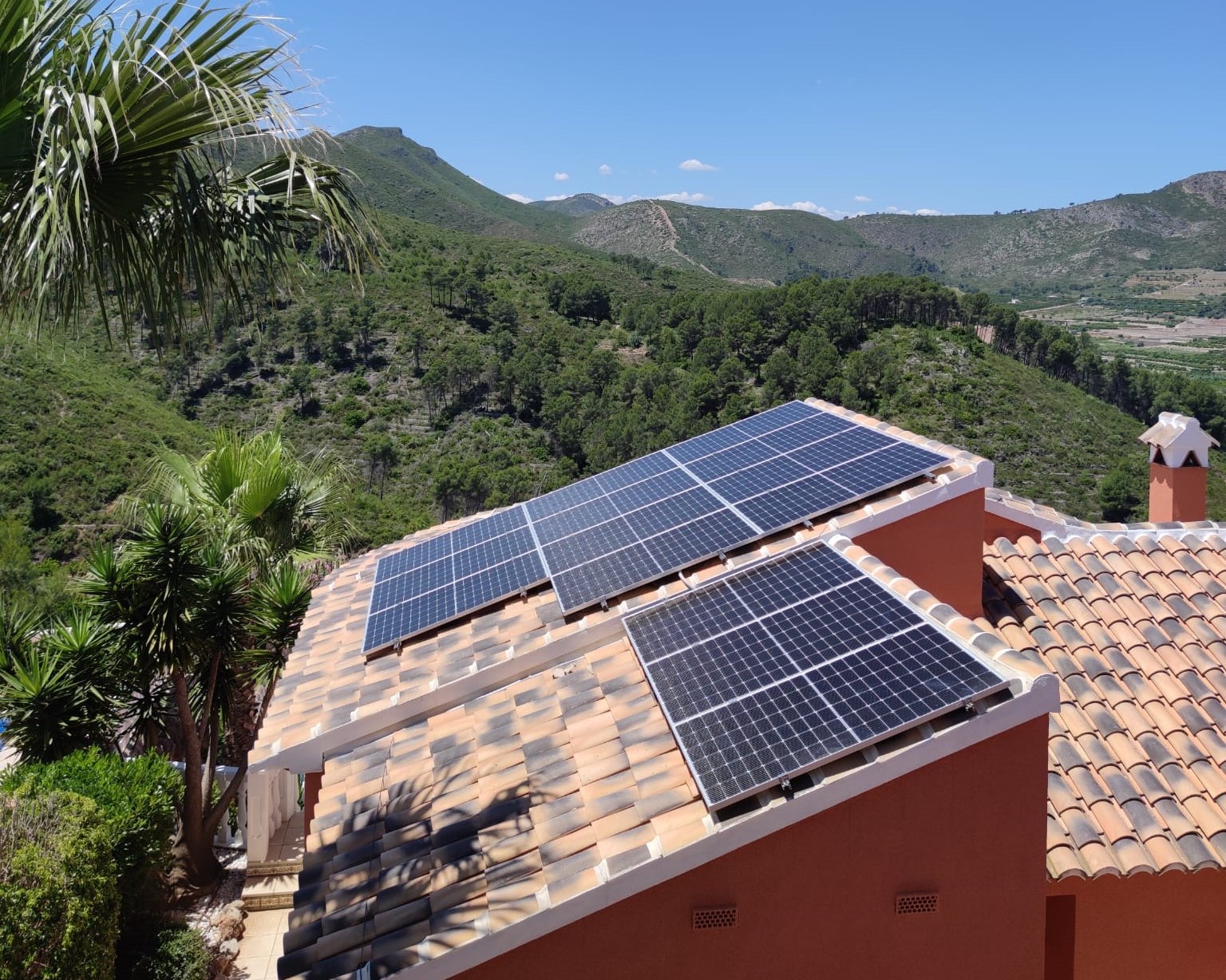 14X 385 wp Solar Panels, Ador, Valencia (Hybrid system)