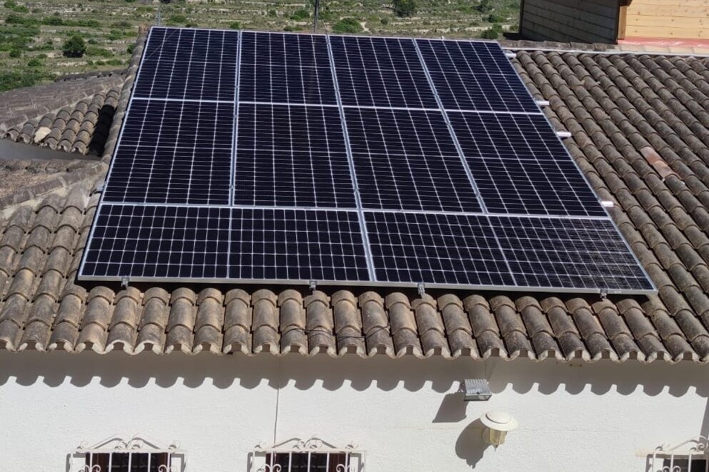 18X 460 wp Zonnepanelen, Calpe, Alicante (Hybride systeem)