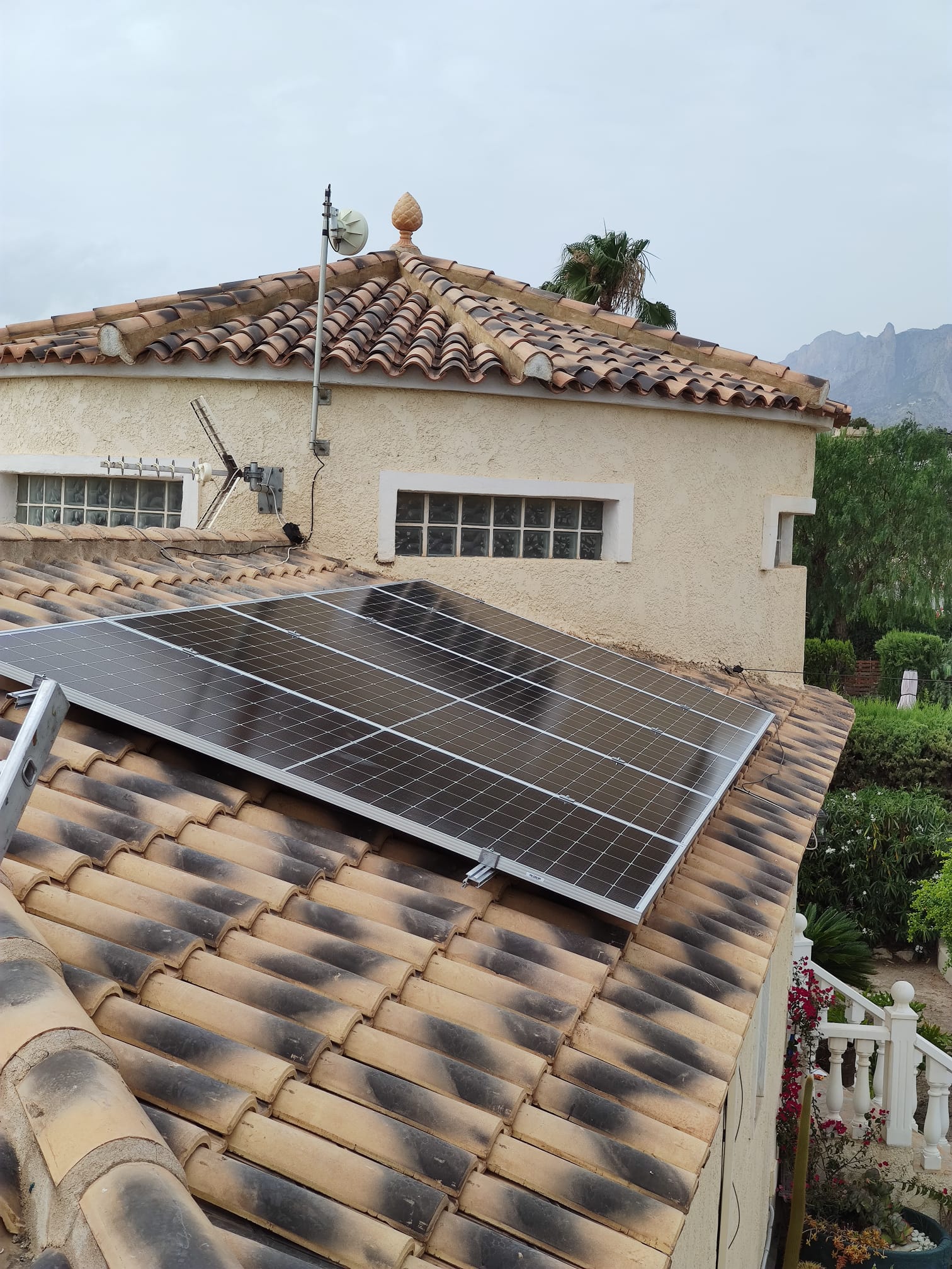 15X 460 wp Solar Panels, Busot, Alicante (Hybrid system)