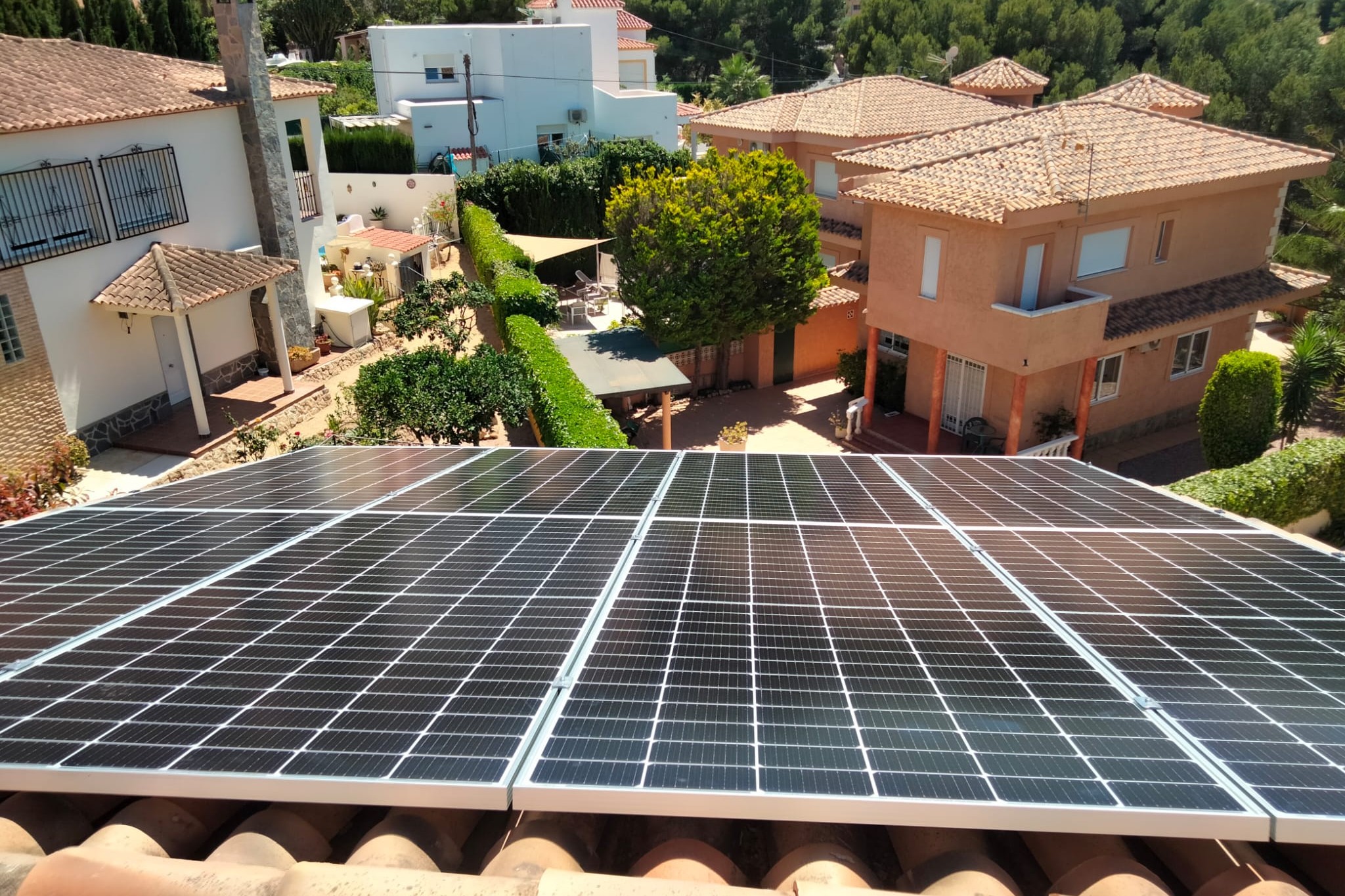 12X 460 wp Solar Panels, Alfas del Pi Alicante (Hybrid system)