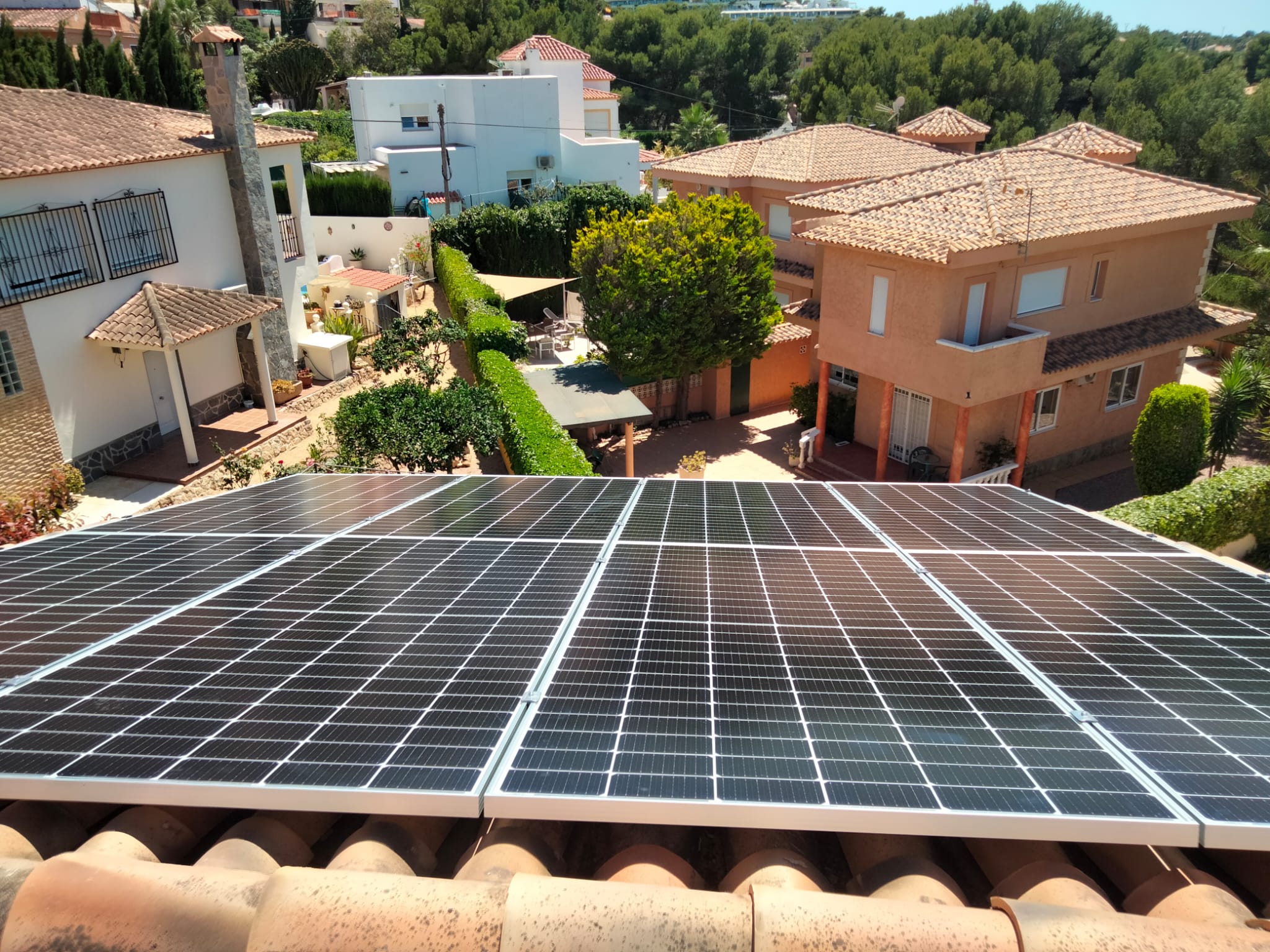 12X 460 wp Solar Panels, Alfas del Pi Alicante (Hybrid system)