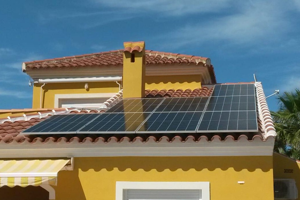 8X 460 wp Solar Panels, San Fulgencio, Alicante (Hybrid system)