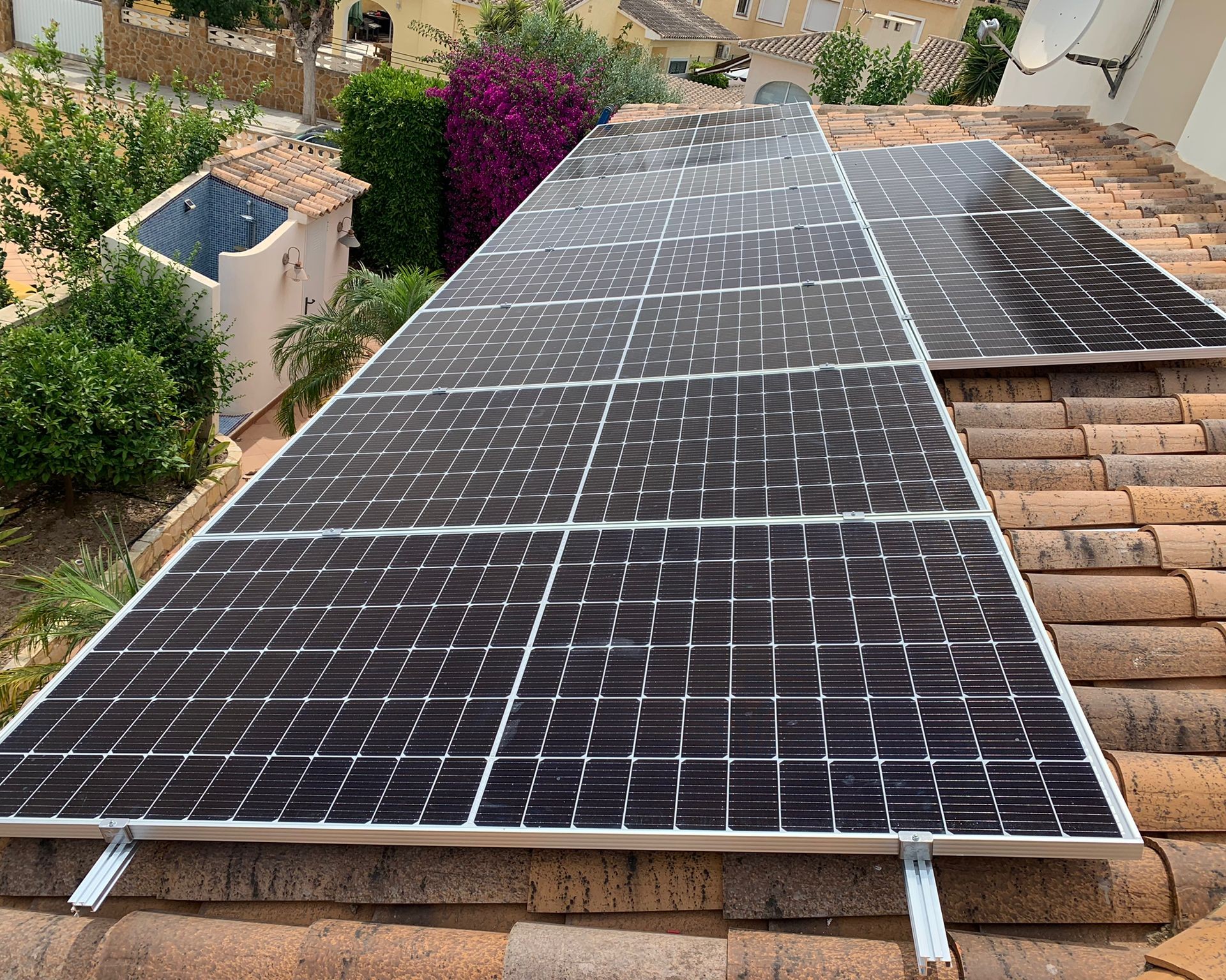 11X 460 wp Zonnepanelen, La Nucia, Alicante (Hybride systeem)