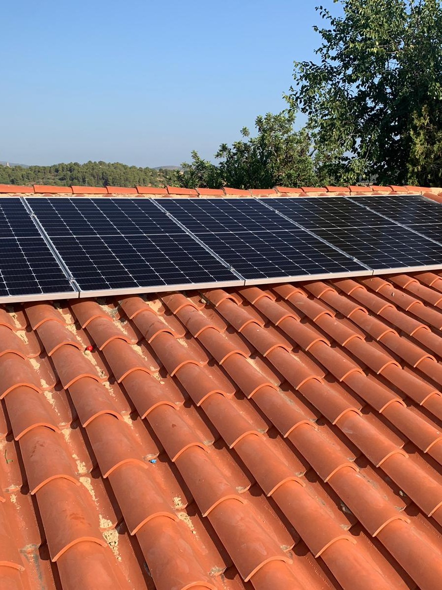 10X 385 wp Zonnepanelen, Montroi Alicante (hybride systeem)